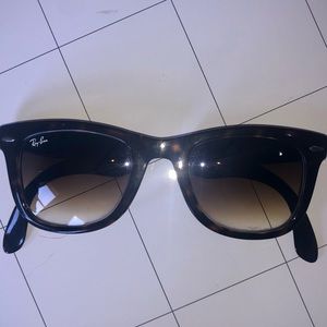 Ray-Ban Tortoise Folding Wayfarer Sunglasses
